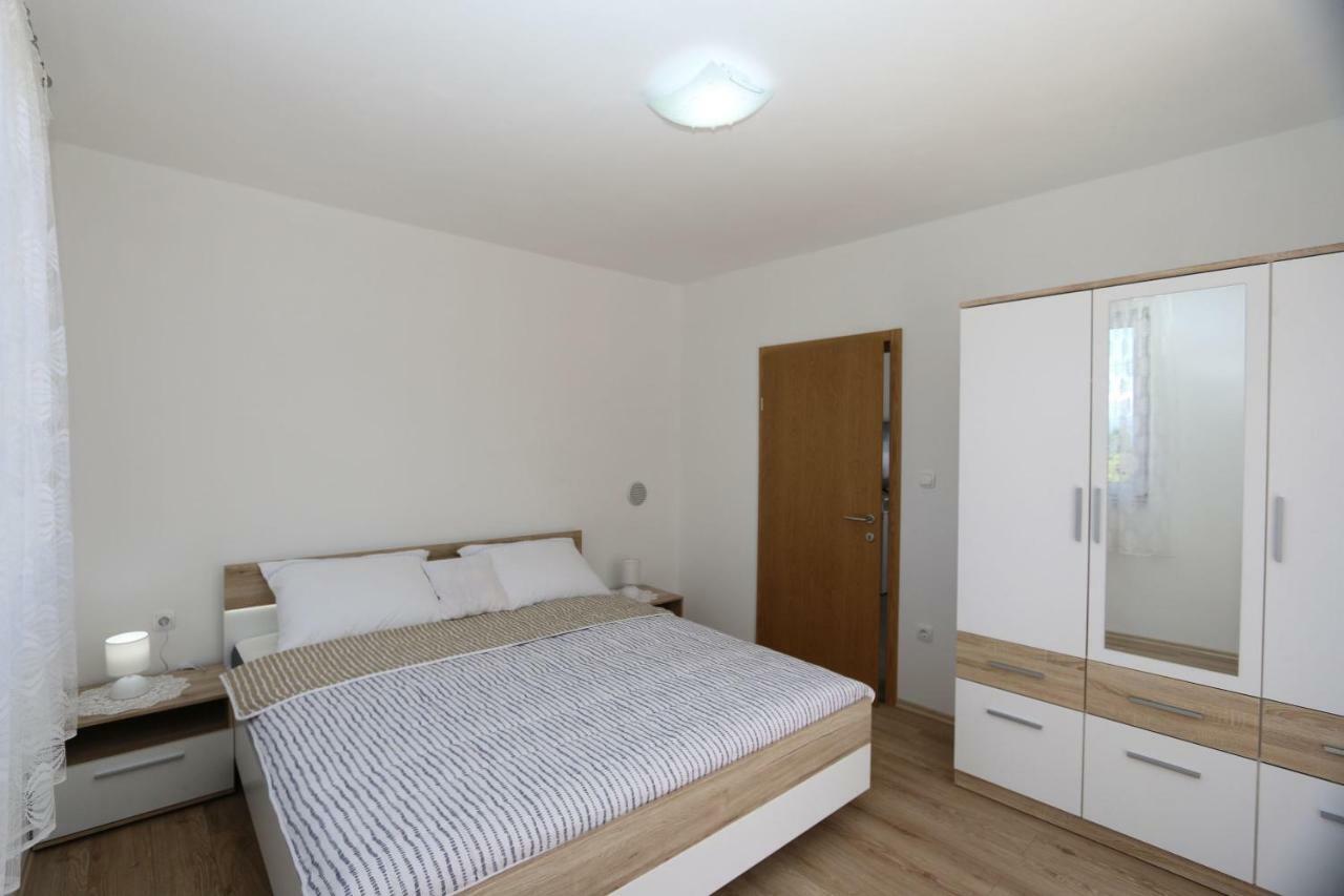Apartments Mihalic 실로 외부 사진