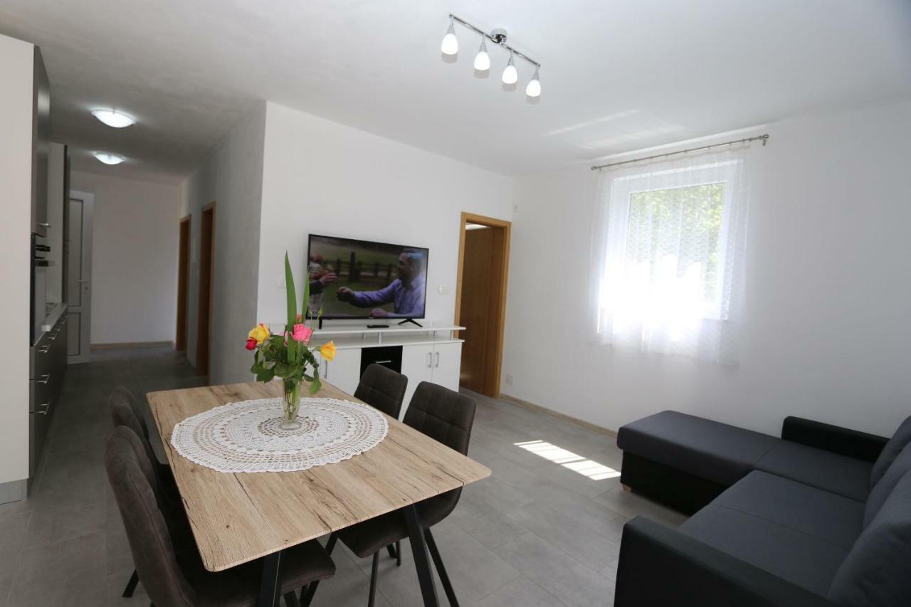 Apartments Mihalic 실로 외부 사진